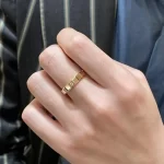 传承，奢华再现：揭秘纯金手链的五大神秘魅力，为何它始终是珠宝界的宠儿？
