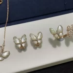 奢华之选，永恒经典：揭秘顶级纯金手链的五大魅力所在！