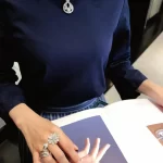 情侣间的心意传递，这款黄金手链为何成为甜蜜见证？