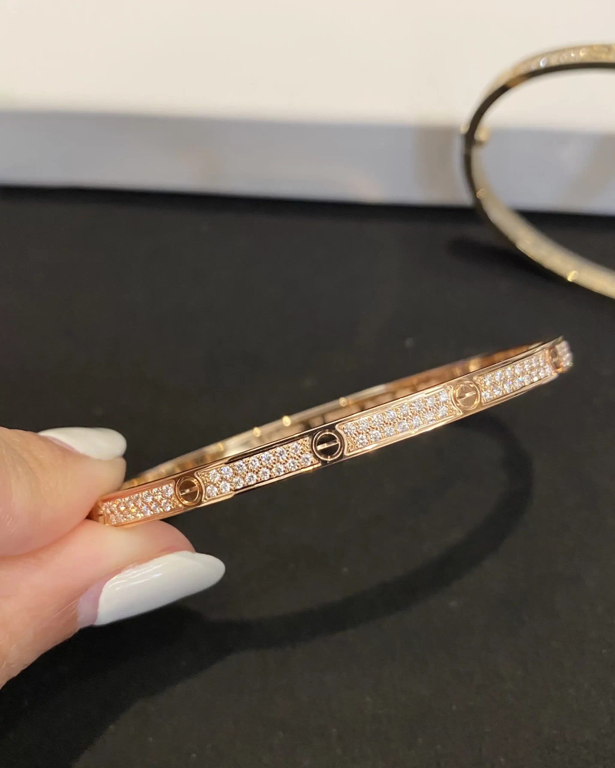 黄金手链：传承奢华，揭秘哪些款式才是真正的热门之选？🌟