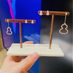 黄金手链，奢华之选：揭秘如何挑选完美匹配您的纯金饰品？