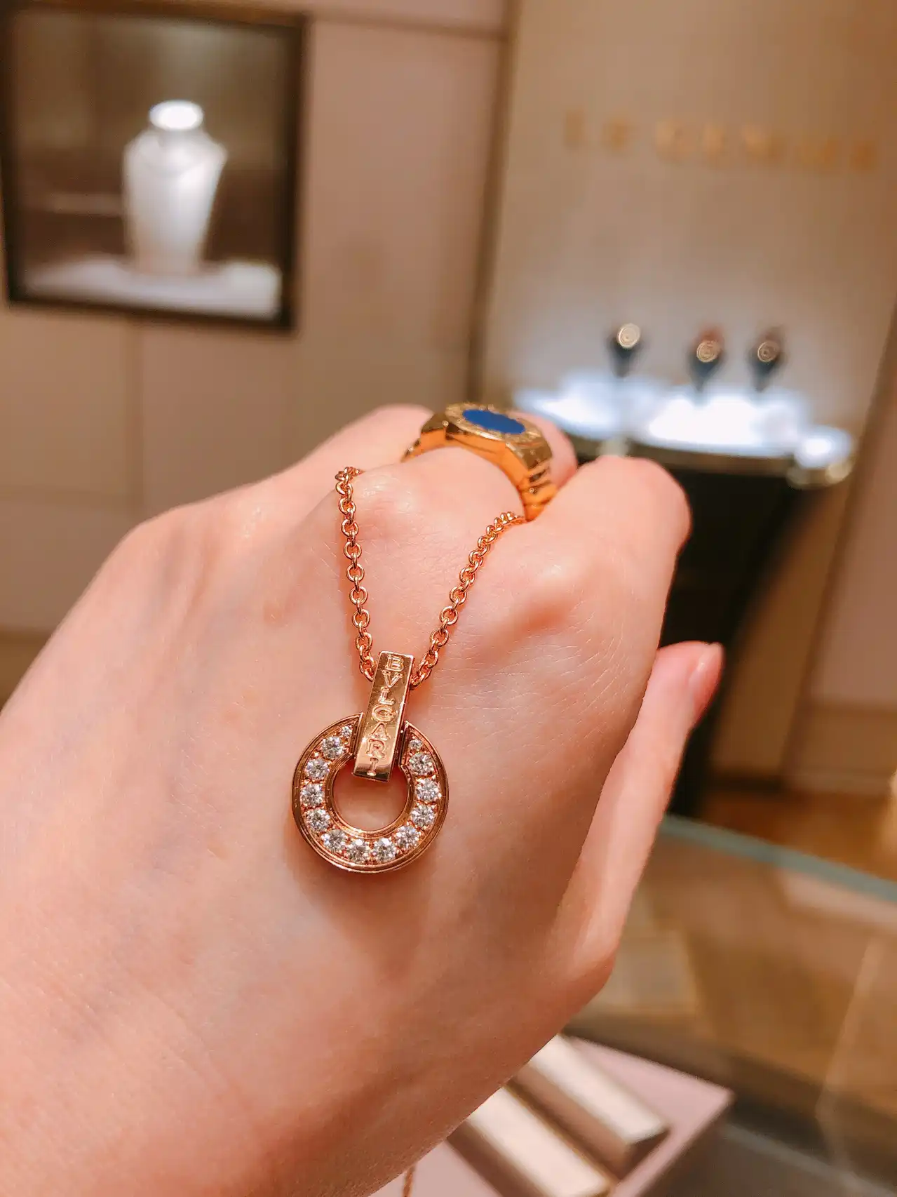 传承，黄金手链的奢华魅力：揭秘为何它是时尚界的宠儿？
