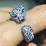 奢华必备！揭秘黄金手链的神秘魅力，究竟谁才是时尚界的宠儿？