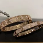 不褪色，奢华尽显——揭秘纯金手链的永恒魅力与佩戴秘诀