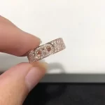 情侣手链新潮流：黄金链饰，见证爱情的永恒印记，你的专属选择是哪一款？