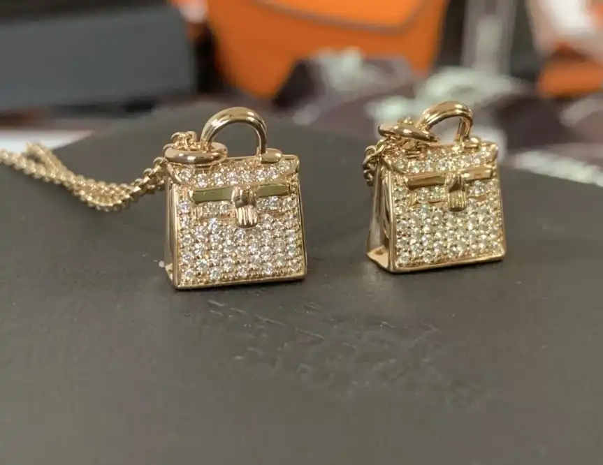 黄金手链，究竟哪一款才是你的心仪之选？揭秘时尚圈最热销的5大款式！