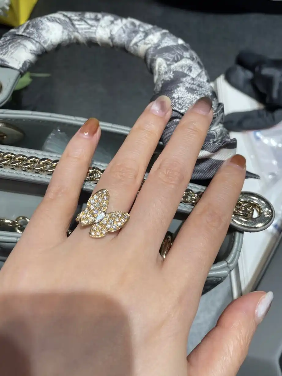 黄金手链的永恒魅力：揭秘为何它成为时尚宠儿？🌟