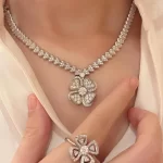 黄金手链的魅力：揭秘高端珠宝的奢华与永恒价值，你的完美选择是哪一款？