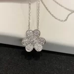 不褪色，奢华再现！揭秘顶级黄金手链的五大绝美款式，你get了吗？