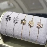 黄金手链VS钻石项链：谁才是珠宝界的永恒经典？