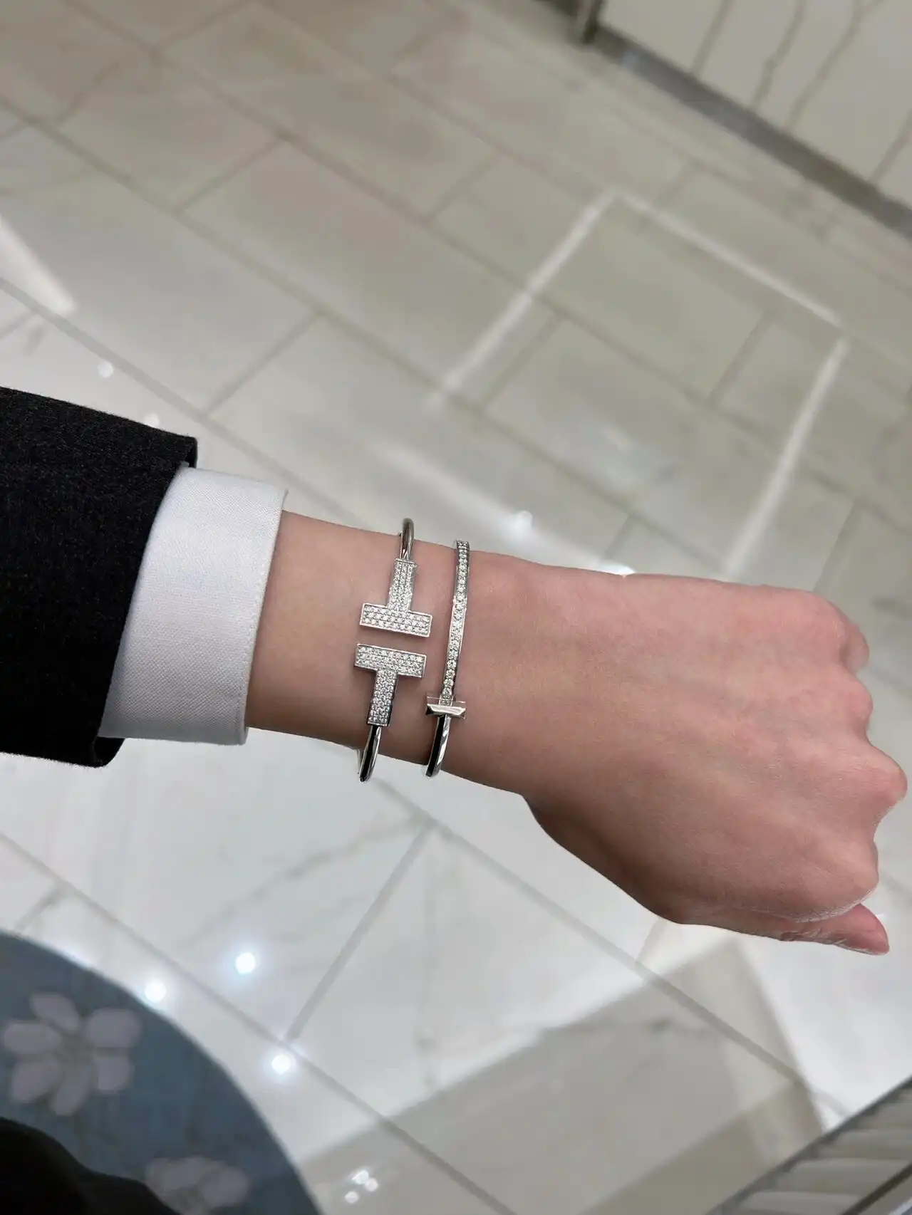 揭秘：黄金手链的神秘魅力，为何它总能成为潮流焦点？