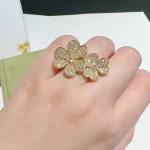传承之美：揭秘为何黄金手链成为时尚宠儿，盘点十大热销款式！