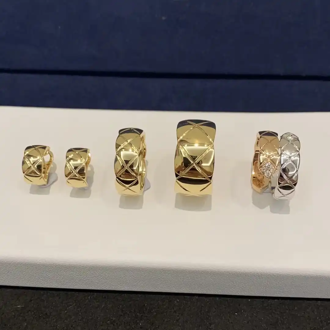 情侣手链中的黄金佳选：揭秘哪款最浪漫，让爱情恒久闪耀！