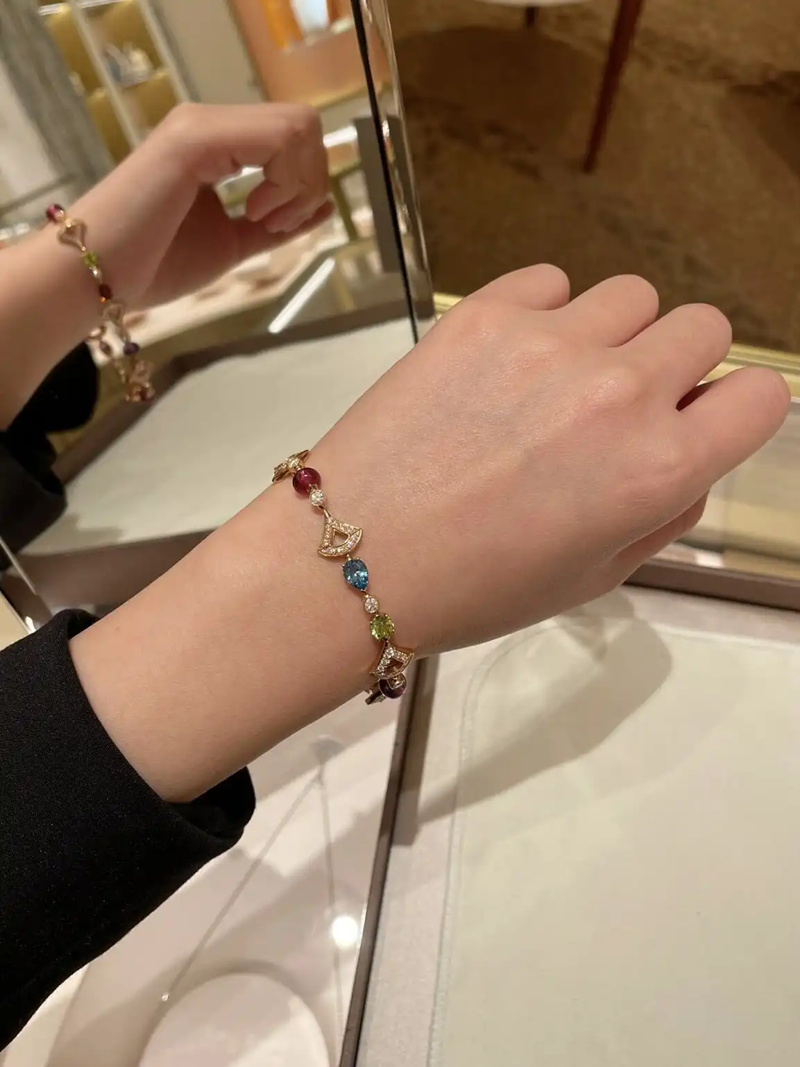 黄金手链，奢华与品味的完美结合，为何成为时尚宠儿？