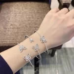 黄金传承，这款手链为何成为时尚宠儿？揭秘流行背后的故事！