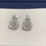 不褪色，纯金手链如何成为时尚宠儿？揭秘高端饰品界的璀璨明珠！