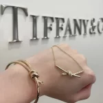 黄金手链：为何它总是珠宝界的璀璨之星？揭秘其永恒魅力的秘密！