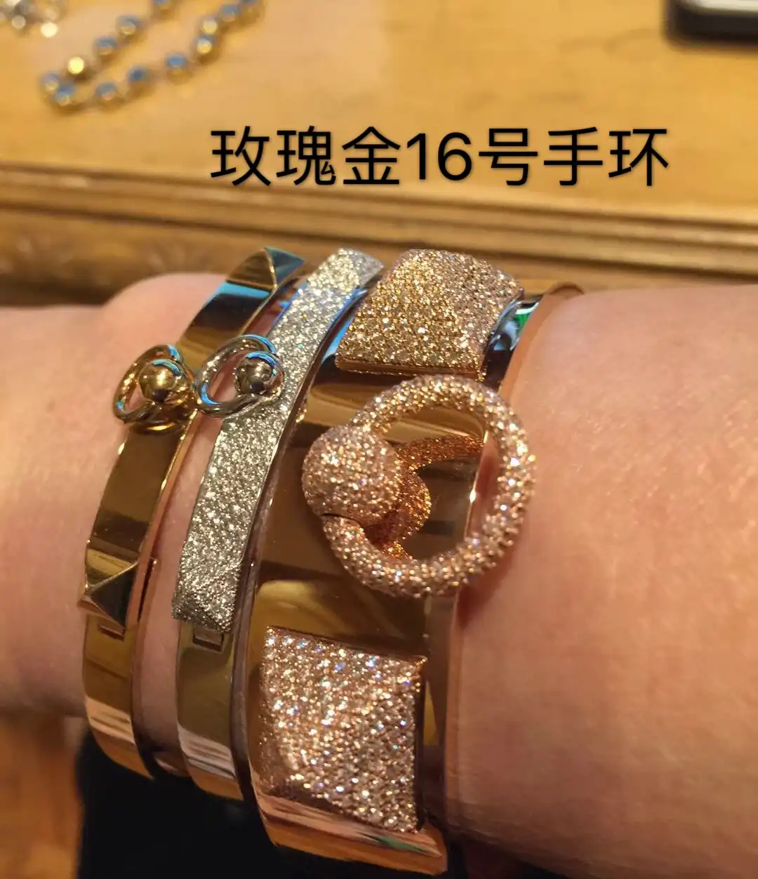 奢华之选，永恒璀璨：揭秘10款热门黄金手链，哪一款才是你的心头好？
