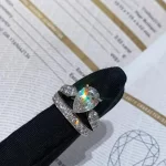 携手爱情，闪耀永恒：揭秘情侣黄金手链的浪漫密码