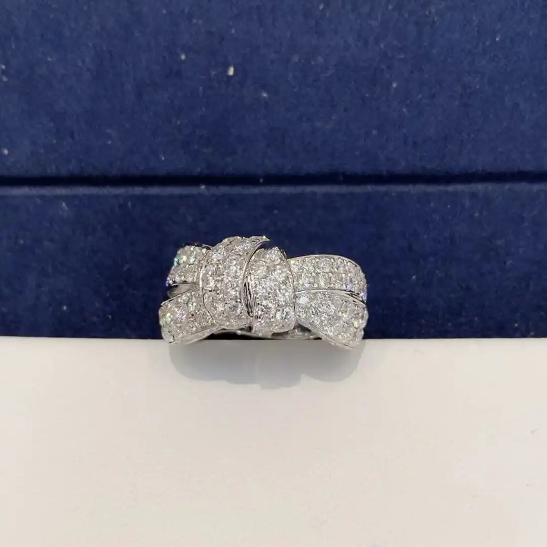 黄金，一链传情：揭秘纯金手链的独特魅力与投资价值！