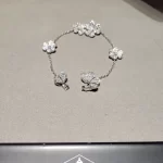黄金手链：奢华之选，究竟哪一款才是你的心动之选？