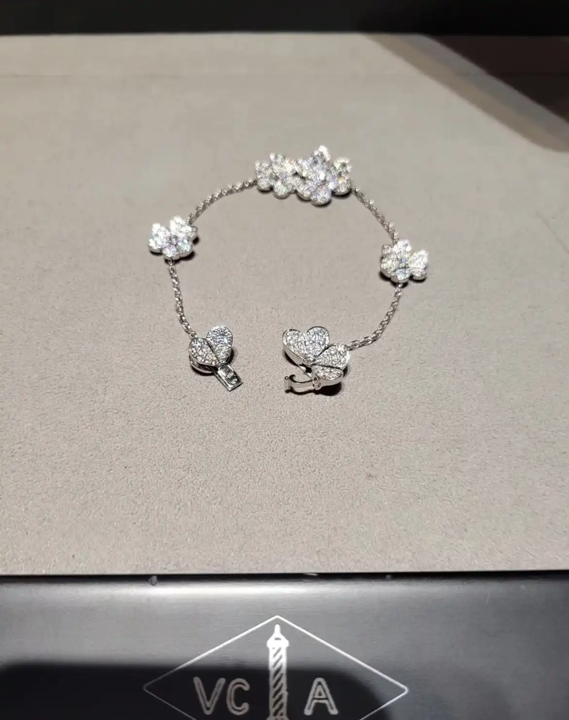 黄金手链：奢华之选，究竟哪一款才是你的心动之选？