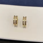 情侣手链新潮流：黄金手链，见证爱情的最佳选择？揭秘热门款式！