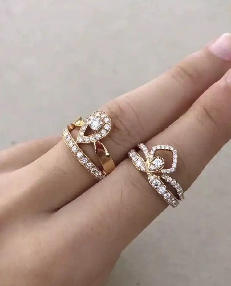 情侣间的心意之选：揭秘十大热门黄金手链，哪一款最适合你？