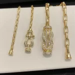 黄金腕链的永恒魅力：揭秘为何它总是珠宝界的焦点之作？