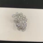 携手爱情，黄金手链的浪漫密码：揭秘情侣专属搭配指南！