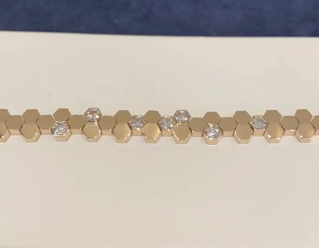 情侣黄金手链，爱情永恒的见证，哪一款才是你们的最佳选择？