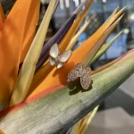 黄金手链的魅力：揭秘奢华与时尚的完美融合，你的手腕准备好了吗？