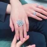 奢华之选：揭秘纯金手链的独特魅力，为何成为贵妇们的挚爱？