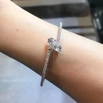 传承，奢华尽显：揭秘顶级黄金手链的神秘魅力，你值得拥有！
