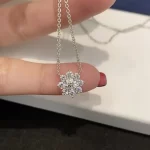 黄金手链的永恒魅力：揭秘如何挑选一款适合自己的奢华饰品？