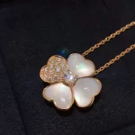 奢华传承：揭秘黄金手链的永恒魅力，为何它始终是珠宝界的宠儿？
