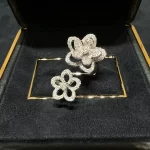 黄金手链的永恒魅力：揭秘如何挑选最适合自己的奢华饰品！